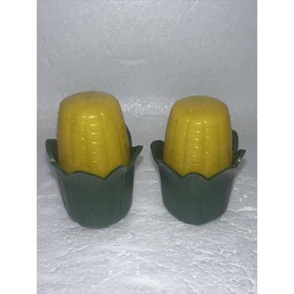 Vintage Sets Of Corn On The Cob LatinPlastic Salt and Pepper Shakers - 1950 - Picture 6 of 7